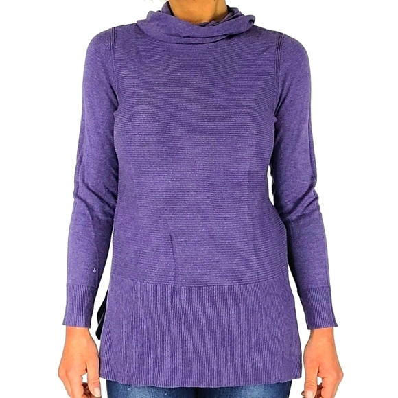 Adrienne Vittadini Long Sleeve Turtleneck Size Medium Side Slit - Picture 1 of 6